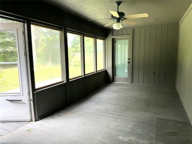Great curb appeal on this 3BD-3BA Golf Course Home at Holly Lake on Holly Lake Ranch Golf Club in Texas - for sale on GolfHomes.com, golf home, golf lot