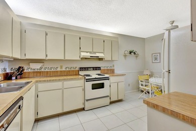 PRICED TO SELL! A Must See! Don't miss this light and bright on Martin County Golf Course in Florida - for sale on GolfHomes.com, golf home, golf lot