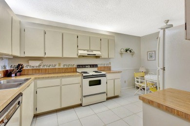 Priced to Sell! A Must See! Don't miss this light and bright on Martin County Golf Course in Florida - for sale on GolfHomes.com, golf home, golf lot