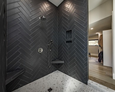 Breathtaking Modern Lakefront Retreat with Boat Slip Welcome to on Indian Hills Country Club in Arkansas - for sale on GolfHomes.com, golf home, golf lot