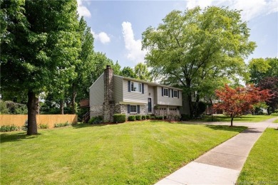 LOCATION - FANTASTIC 3 bed, 2 bath Bi-Level with  1600 sq ft on Jeffersonville Elks Golf Club in Indiana - for sale on GolfHomes.com, golf home, golf lot