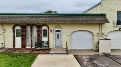 Enjoy beautiful, low-maintenance living in this updated 914 sq on Smoky Hill Country Club in Kansas - for sale on GolfHomes.com, golf home, golf lot