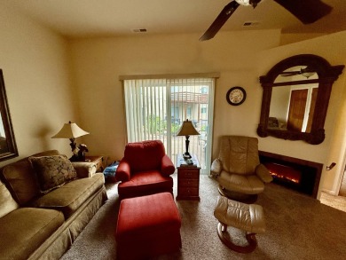 Enjoy beautiful, low-maintenance living in this updated 914 sq on Smoky Hill Country Club in Kansas - for sale on GolfHomes.com, golf home, golf lot