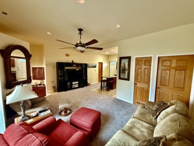 Enjoy beautiful, low-maintenance living in this updated 914 sq on Smoky Hill Country Club in Kansas - for sale on GolfHomes.com, golf home, golf lot