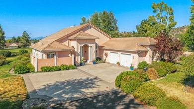 Beautifully maintained home on the 9th hole in the much-desired on  in Oregon - for sale on GolfHomes.com, golf home, golf lot