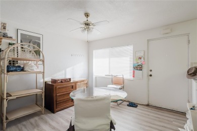 CHARMING STUDIO/EFFICIENCY WITH RESORT-STYLE AMENTIES. Welcome on Seminole Lake Country Club in Florida - for sale on GolfHomes.com, golf home, golf lot