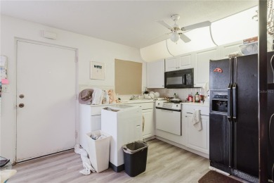 CHARMING STUDIO/EFFICIENCY WITH RESORT-STYLE AMENTIES. Welcome on Seminole Lake Country Club in Florida - for sale on GolfHomes.com, golf home, golf lot