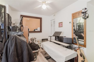 CHARMING STUDIO/EFFICIENCY WITH RESORT-STYLE AMENTIES. Welcome on Seminole Lake Country Club in Florida - for sale on GolfHomes.com, golf home, golf lot
