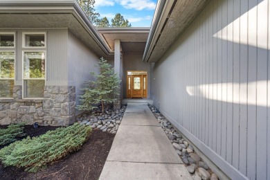 Experience the best of Central Oregon living in this on Widgi Creek Golf Club in Oregon - for sale on GolfHomes.com, golf home, golf lot