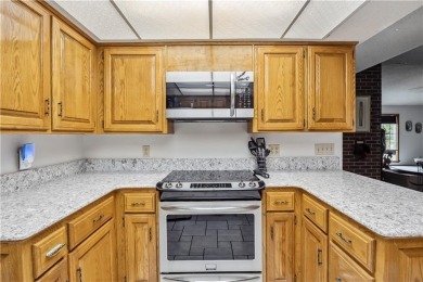 Charming 3 bed, 2 bath single-level home in a quiet Siloam on Dawn Hill Country Club in Arkansas - for sale on GolfHomes.com, golf home, golf lot
