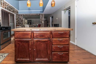 Charming 3-Bedroom Home in Amenity-Filled Pocono Farms Country on Pocono Farms Country Club in Pennsylvania - for sale on GolfHomes.com, golf home, golf lot