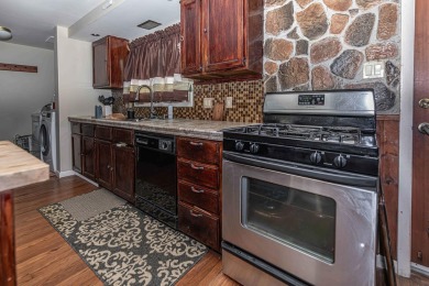 Charming 3-Bedroom Home in Amenity-Filled Pocono Farms Country on Pocono Farms Country Club in Pennsylvania - for sale on GolfHomes.com, golf home, golf lot