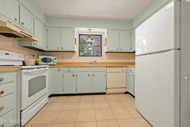 This cozy 3 bedroom/2 bath home features vinyl siding, fenced on Druid Hills Golf Club in Tennessee - for sale on GolfHomes.com, golf home, golf lot