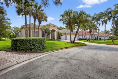 Welcome to 862 Forest Glen Ln a 5 Bedroom 3 Bath home in on Binks Forest Golf Club in Florida - for sale on GolfHomes.com, golf home, golf lot