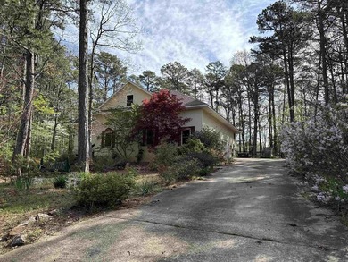 CUSTOM GOLF COURSE HOME on 2 replatted lots, on Indian Hills on Indian Hills Country Club in Arkansas - for sale on GolfHomes.com, golf home, golf lot