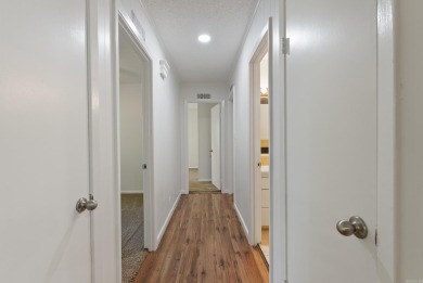 New listing, priced to sell! This recently remodeled, 3-bedroom on DeSoto Golf Course in Arkansas - for sale on GolfHomes.com, golf home, golf lot