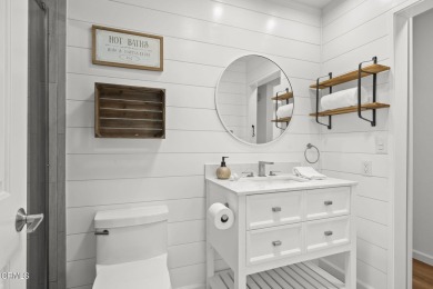 This beautifully appointed Springs home is located in one of the on Camarillo Springs Golf Club in California - for sale on GolfHomes.com, golf home, golf lot