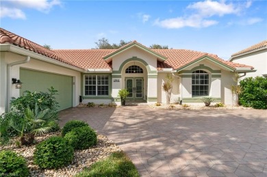 Looking for the perfect blend of comfort, style and location on Worthington Country Club in Florida - for sale on GolfHomes.com, golf home, golf lot