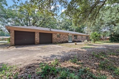 USDA Eligible!! Great bones, Extra large lot (.9 of an acre) on Magnolia Grove Golf Club in Alabama - for sale on GolfHomes.com, golf home, golf lot