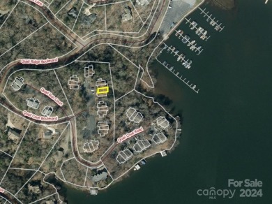 Beautifully updated 2 bedroom, 2 bath Quail Cove Townhome with on Rumbling Bald Resort on Lake Lure in North Carolina - for sale on GolfHomes.com, golf home, golf lot