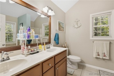 Move-In Ready Kay's Point Home in Four Seasons! Enjoy main-level on Seasons Ridge At Four Seasons in Missouri - for sale on GolfHomes.com, golf home, golf lot