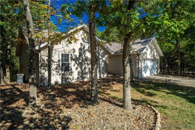 Move-In Ready Kay's Point Home in Four Seasons! Enjoy main-level on Seasons Ridge At Four Seasons in Missouri - for sale on GolfHomes.com, golf home, golf lot