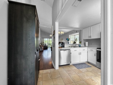 Welcome to this well-maintained 2-bedroom, 2-bath end unit on Heron Point Golf Club in South Carolina - for sale on GolfHomes.com, golf home, golf lot
