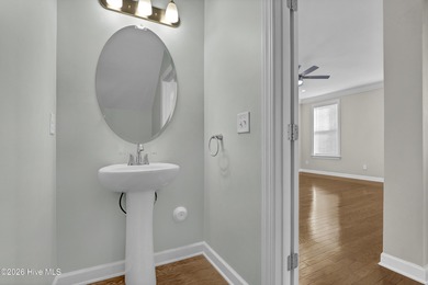 Welcome to this lovely, very well maintained and freshly painted on Olde Point Golf and Country Club in North Carolina - for sale on GolfHomes.com, golf home, golf lot