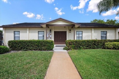 DISCOVER FLORIDA LIVING at its finest in this 2/2 villa in the on Medalist Golf Club in Florida - for sale on GolfHomes.com, golf home, golf lot