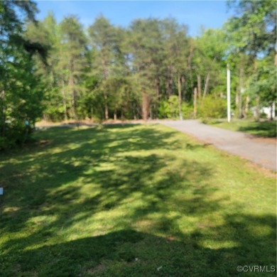WELCOME HOME!  THIS HOME OFFERS MORE THAN IT APPEARS.  FULLY on Pendleton Golf Club in Virginia - for sale on GolfHomes.com, golf home, golf lot