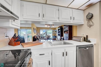 Do you like golf? This is the perfect home for you.  2 Bedroom/ on Wynmoor Golf Course in Florida - for sale on GolfHomes.com, golf home, golf lot