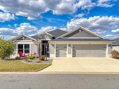 This exceptional 3 bedroom, 2 bath IRIS Designer located in the on Pennbrooke Fairways in Florida - for sale on GolfHomes.com, golf home, golf lot