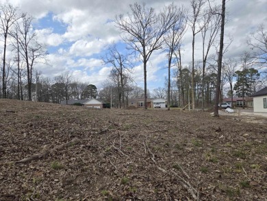 Nice subdivision lot for sale in the beautiful Diamondhead Gated on Diamondhead Golf and Country Club in Arkansas - for sale on GolfHomes.com, golf home, golf lot