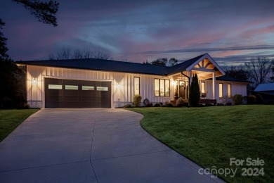 Straight out of a magazine, prepare to be captivated by this on Mallard Head Country Club in North Carolina - for sale on GolfHomes.com, golf home, golf lot