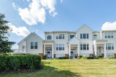 Immaculate 3 story 2-bedroom 2.2 bath Townhome Midlane club on Midlane Championship Golf Resort in Illinois - for sale on GolfHomes.com, golf home, golf lot