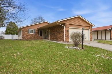 Opportunity awaits with this 2 bedroom, 2 full bath home full of on Arlington Park Association in Indiana - for sale on GolfHomes.com, golf home, golf lot