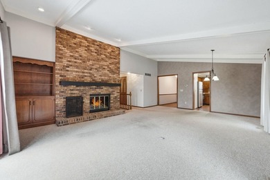 Opportunity awaits with this 2 bedroom, 2 full bath home full of on Arlington Park Association in Indiana - for sale on GolfHomes.com, golf home, golf lot