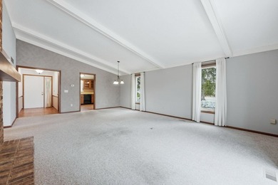 Opportunity awaits with this 2 bedroom, 2 full bath home full of on Arlington Park Association in Indiana - for sale on GolfHomes.com, golf home, golf lot