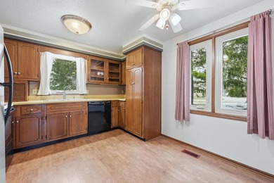 Opportunity awaits with this 2 bedroom, 2 full bath home full of on Arlington Park Association in Indiana - for sale on GolfHomes.com, golf home, golf lot