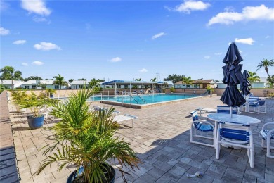 Under contract-accepting backup offers. Welcome to your on Mainlands Golf Club in Florida - for sale on GolfHomes.com, golf home, golf lot