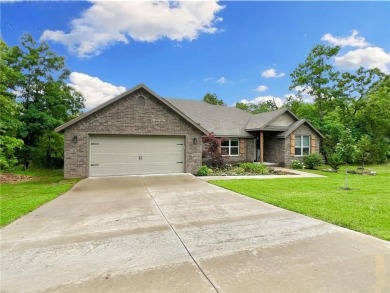 Built in 2022, this beautifully designed 3-bedroom, 2-bath home on Bella Vista Country Club - Highlands in Arkansas - for sale on GolfHomes.com, golf home, golf lot