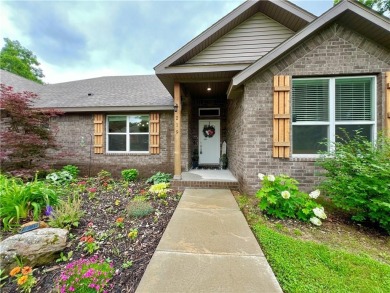 Built in 2022, this beautifully designed 3-bedroom, 2-bath home on Bella Vista Country Club - Highlands in Arkansas - for sale on GolfHomes.com, golf home, golf lot