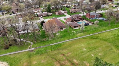 OPEN SUNDAY 2-4PM.  Square footage like this doesn't come along on Jeffersonville Elks Golf Club in Indiana - for sale on GolfHomes.com, golf home, golf lot