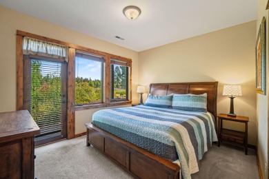 Welcome to this turnkey, well-appointed single-level cabin with on Sunriver Caldera Springs Golf Course in Oregon - for sale on GolfHomes.com, golf home, golf lot