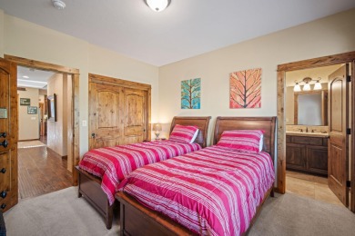 Welcome to this turnkey, well-appointed single-level cabin with on Sunriver Caldera Springs Golf Course in Oregon - for sale on GolfHomes.com, golf home, golf lot
