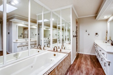 ***SELLER OFFERING $5000 IN CONCESSIONS!!!  This charming on LakeRidge Country Club in Texas - for sale on GolfHomes.com, golf home, golf lot