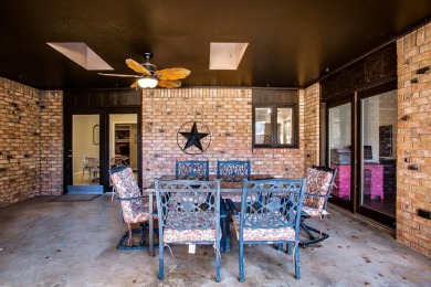 ***SELLER OFFERING $5000 IN CONCESSIONS!!!  This charming on LakeRidge Country Club in Texas - for sale on GolfHomes.com, golf home, golf lot