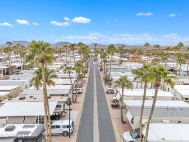 Welcome to simplicity! This remodeled 1988, 1 bed, 1 bath, 400 on Roadhaven Golf Course in Arizona - for sale on GolfHomes.com, golf home, golf lot