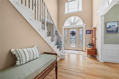 Charming  updated 4BR home on a spacious, flat 0.51-acre lot in on Pinnacle Country Club in Arkansas - for sale on GolfHomes.com, golf home, golf lot