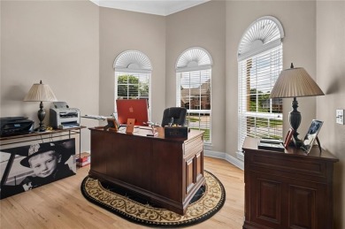 Charming  updated 4BR home on a spacious, flat 0.51-acre lot in on Pinnacle Country Club in Arkansas - for sale on GolfHomes.com, golf home, golf lot